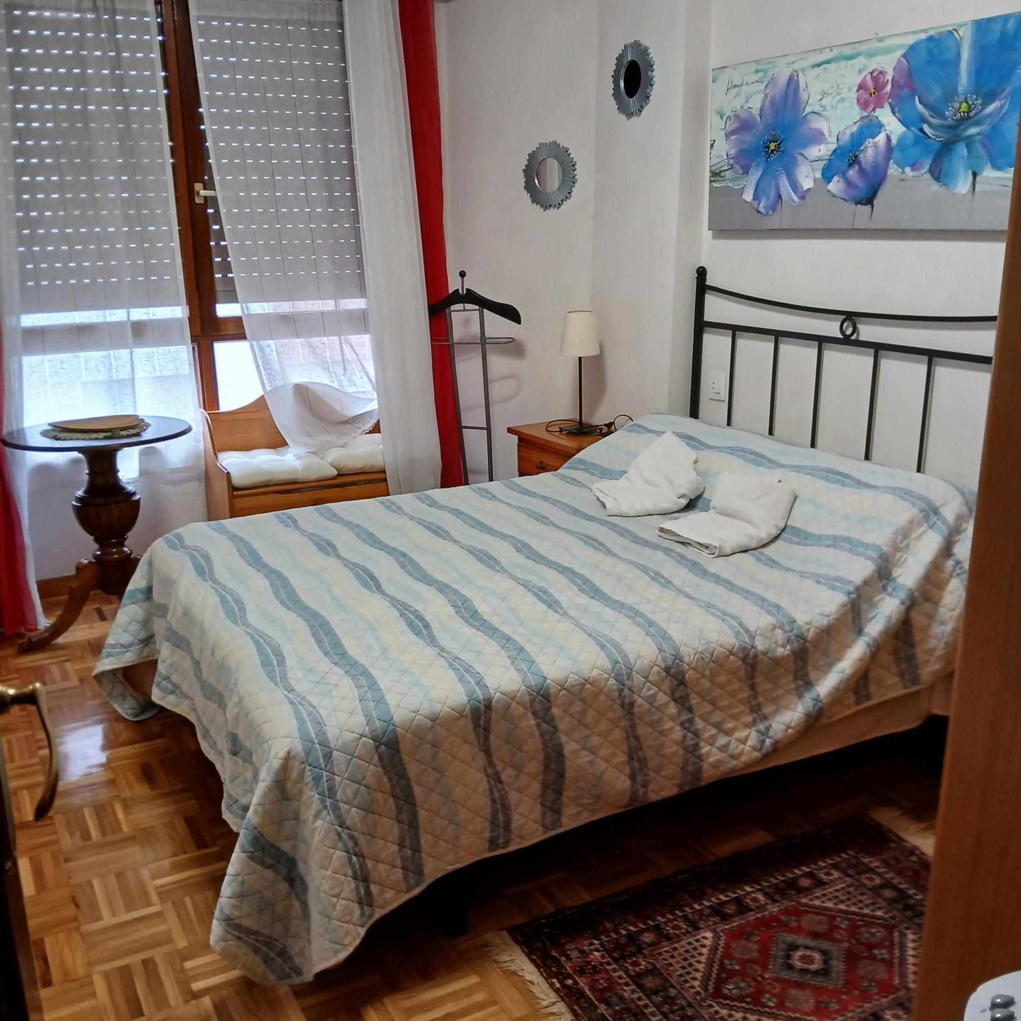 Apartamento Los Fresnos Gijon Ruang foto
